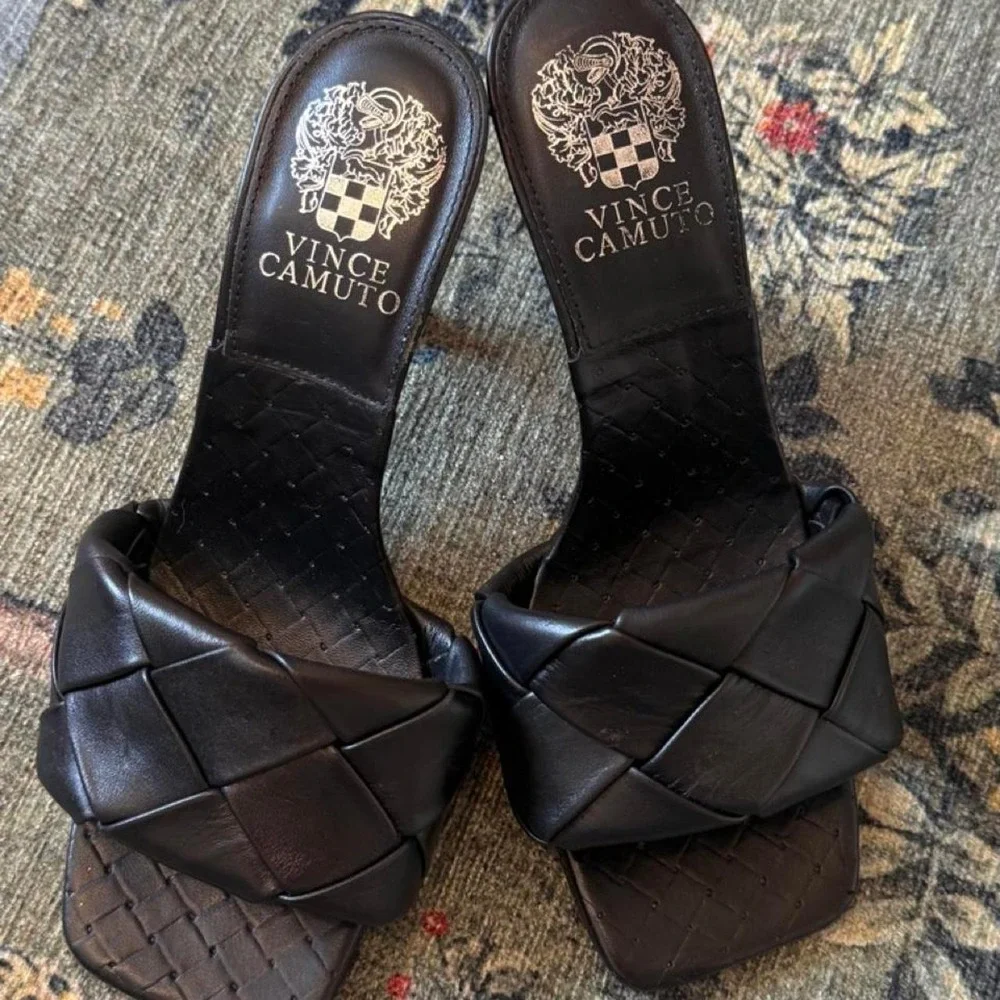 Vince Camuto vince camuto